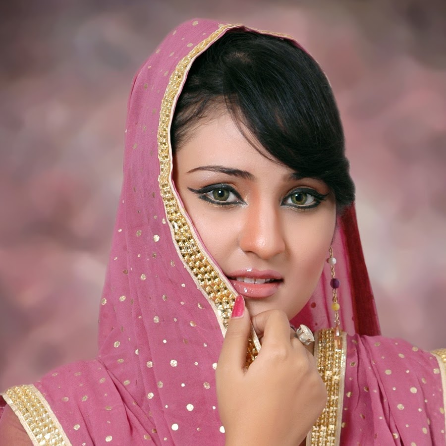 Hire Sara Raza Khan Booking Contact Tulips Productions (2)